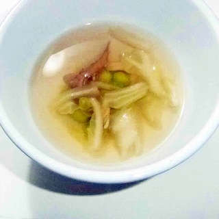白菜と舞茸のコンソメスープ